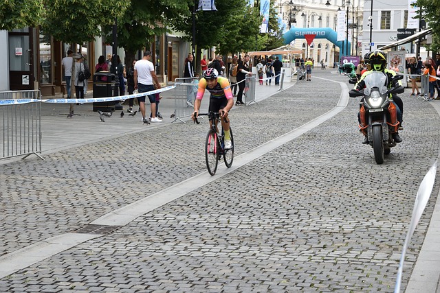 手時都越來 手時都越來